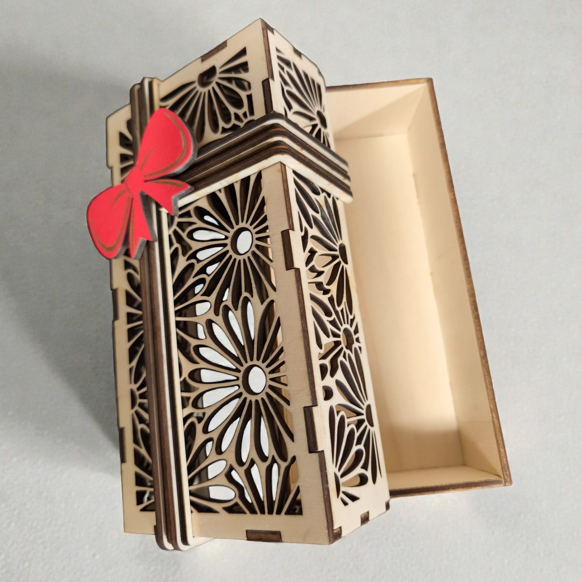 Lesena darilna škatla s pokrovom – elegantna embalaža za posebna darila - slika 2