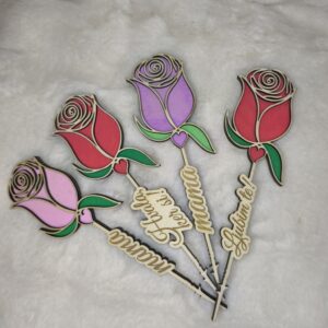 vecna lesena vrtnica z imenom kot unikatno darilo