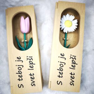 3D roža v darilni škatlici